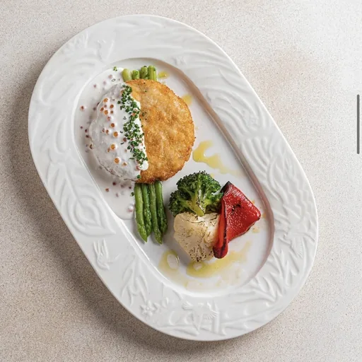 Котлета из щуки, форели и креветки с соусом из красной икры