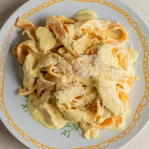 Паста с цыпленком и сливочным соусом
